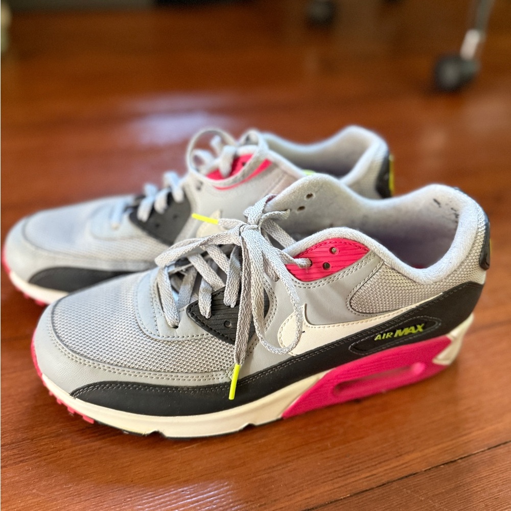 Nike Air Max Gray and Pink Sneakers